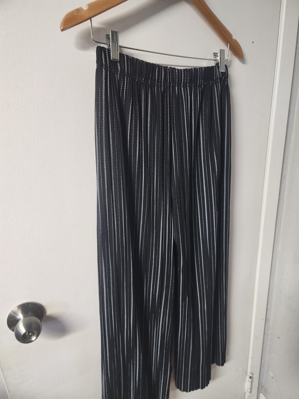 Maccine Black & White Vertical Stripe Pleated Wide-Leg Pants